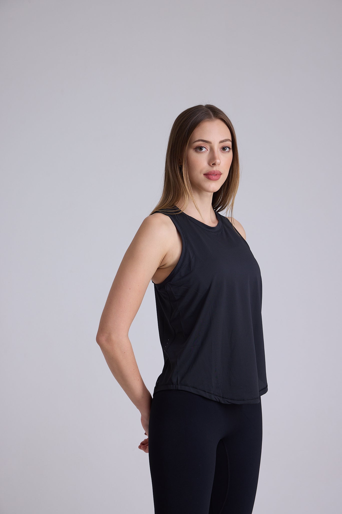 Daily Essence Cover Tank in Black